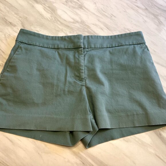 The Riviera Short by Loft - Short Shorts in sage green - Size 8 Petite - Picture 5 of 10